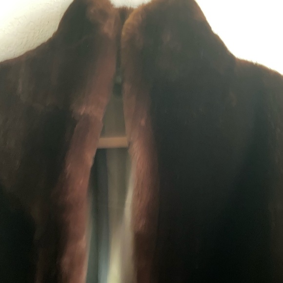 Vintage Fur Label Authority Luxurious Chocolate Brown Fur Mob Wife MCM Jacket M - Picture 10 of 16